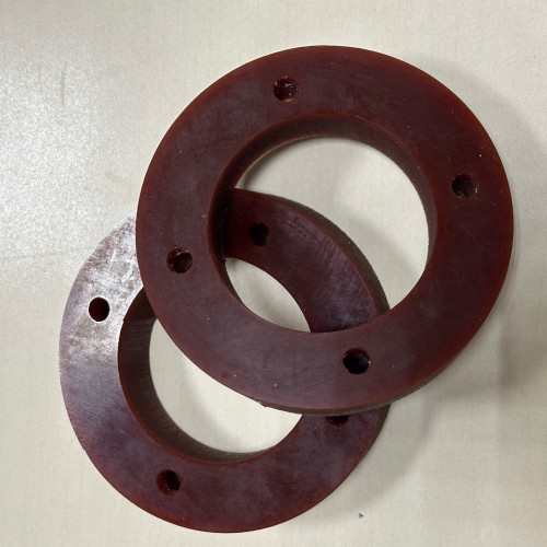 Anello in PU tagliato e forato waterjet