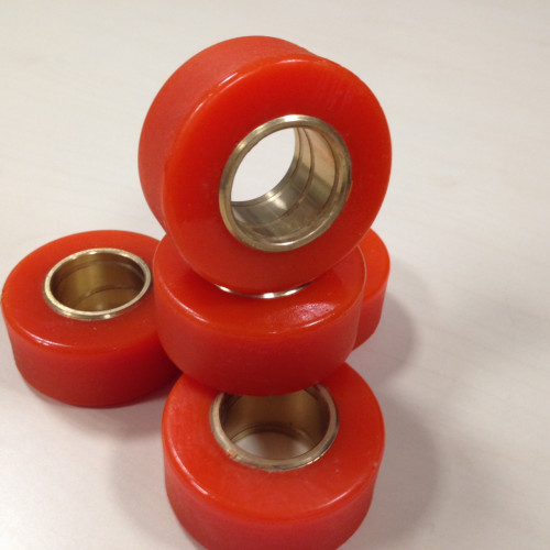 Ruota in poliuretano con anima in bronzo con fresata per lubrificante