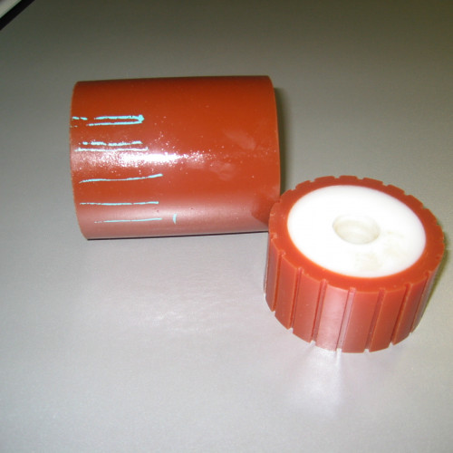 Ruota nylon rivestita in PU e successivamente lavorata esternamente